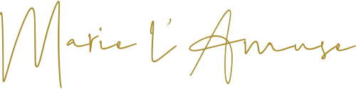 Signature Marie l'Amuse photographe de mariages et d'élopements en Haute-Savoie